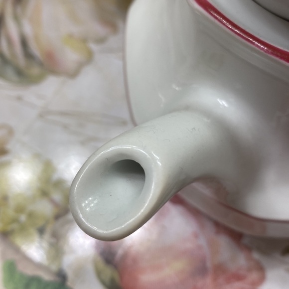 Vintage Bareuther Waldsassen Bavaria Germany 132 teapot 6 1/2” x 7 1/4” - Picture 5 of 7